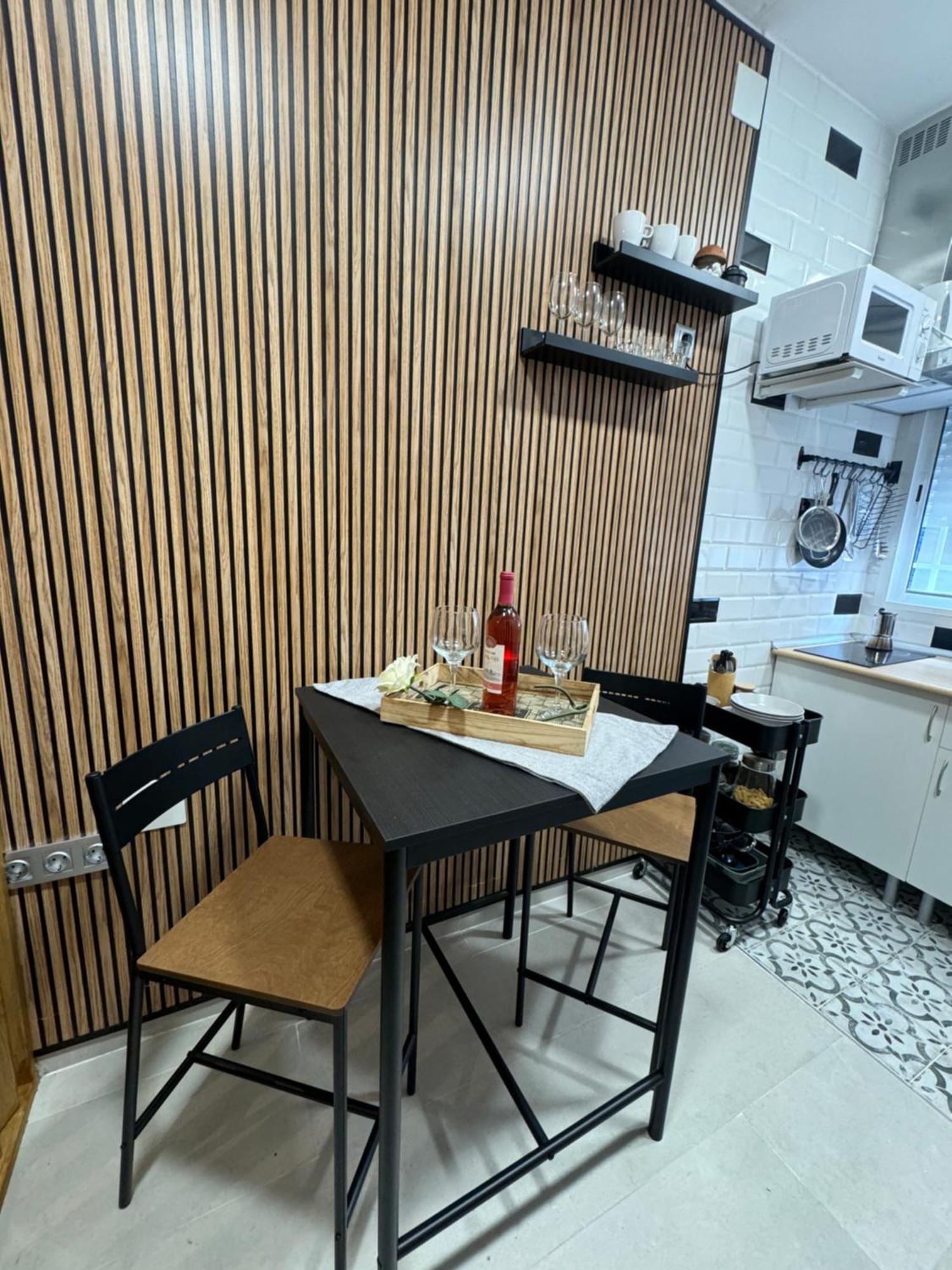 Vistalegre! Pequeno Y Fantastico Loft Cerca Del Metro Lägenhet Madrid Exteriör bild